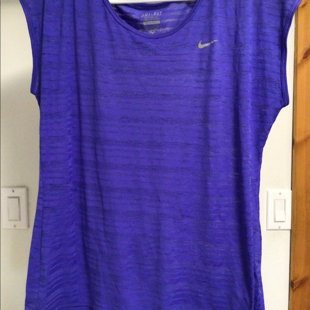 Nike top